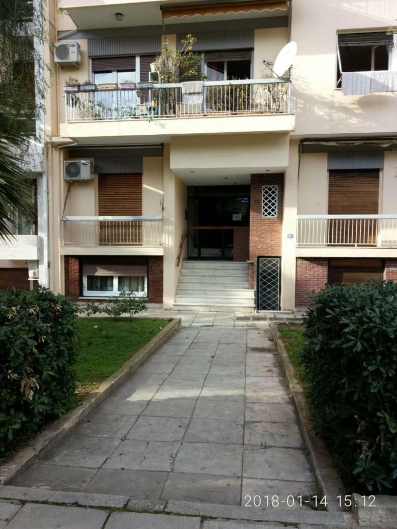 Modern, Ideally Located Studio Apartment Ateny Zewnętrze zdjęcie